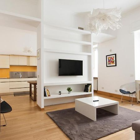 Youhosty - Dei Piatti 3 Daire Milano Dış mekan fotoğraf